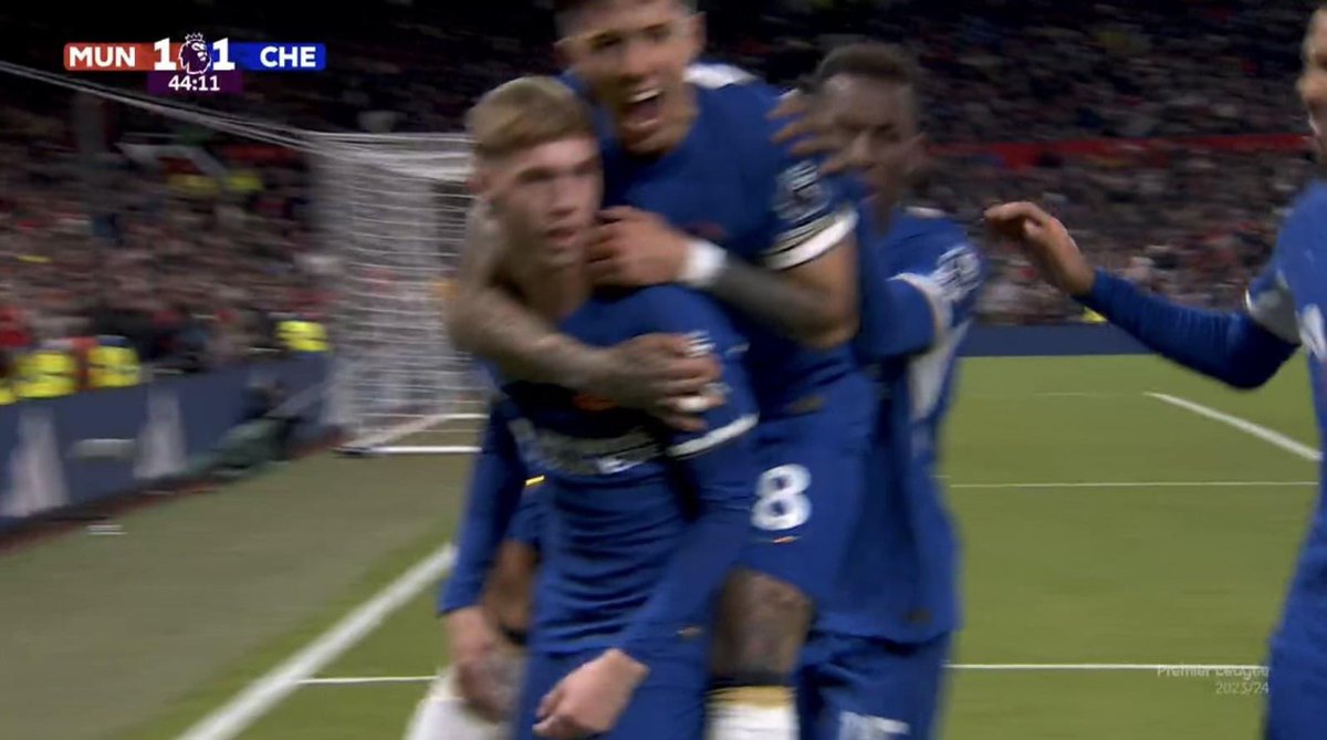 HoangTrinh6158's tweet photo. 🚨🚨| GOAL: Palmer equalises for Chelsea

Manchester United 1-1 Chelsea
#Chelsea 
#ManchesterUnited https://t.co/BBYHUo6Wuf