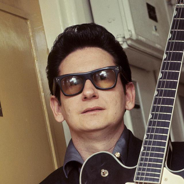 American entertainer #RoyOrbison died #onthisday in 1988. 🎤🎸🕶️ #Grammy #music #sunglasses #OnlytheLonely #PrettyWoman #TravelingWilburys #YouGotIt #CarusoOfRock #trivia