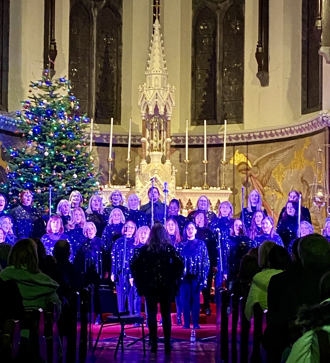 Naas Hospital Choir truly sparkled tonight at Carols by Candlelight #naasgeneralhospital @murphy2_anne @NiamhKBarrett @DMHospitalGroup @keating_lorna