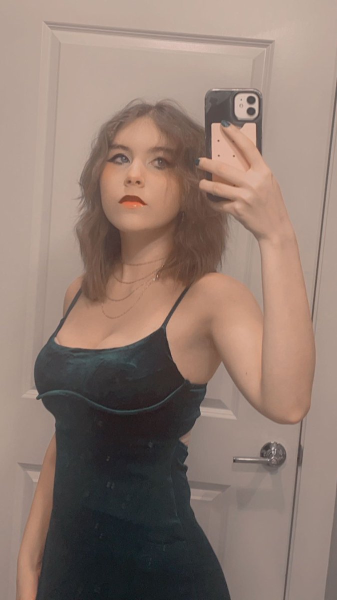 thatpinkpubbie's tweet photo. @heresvix MY BF IS OBSESSED W DEER I WPULD LUV TO BE DEERIFIED‼️(I VERY much prefer my short hair <33) https://t.co/DYc9VauPWE