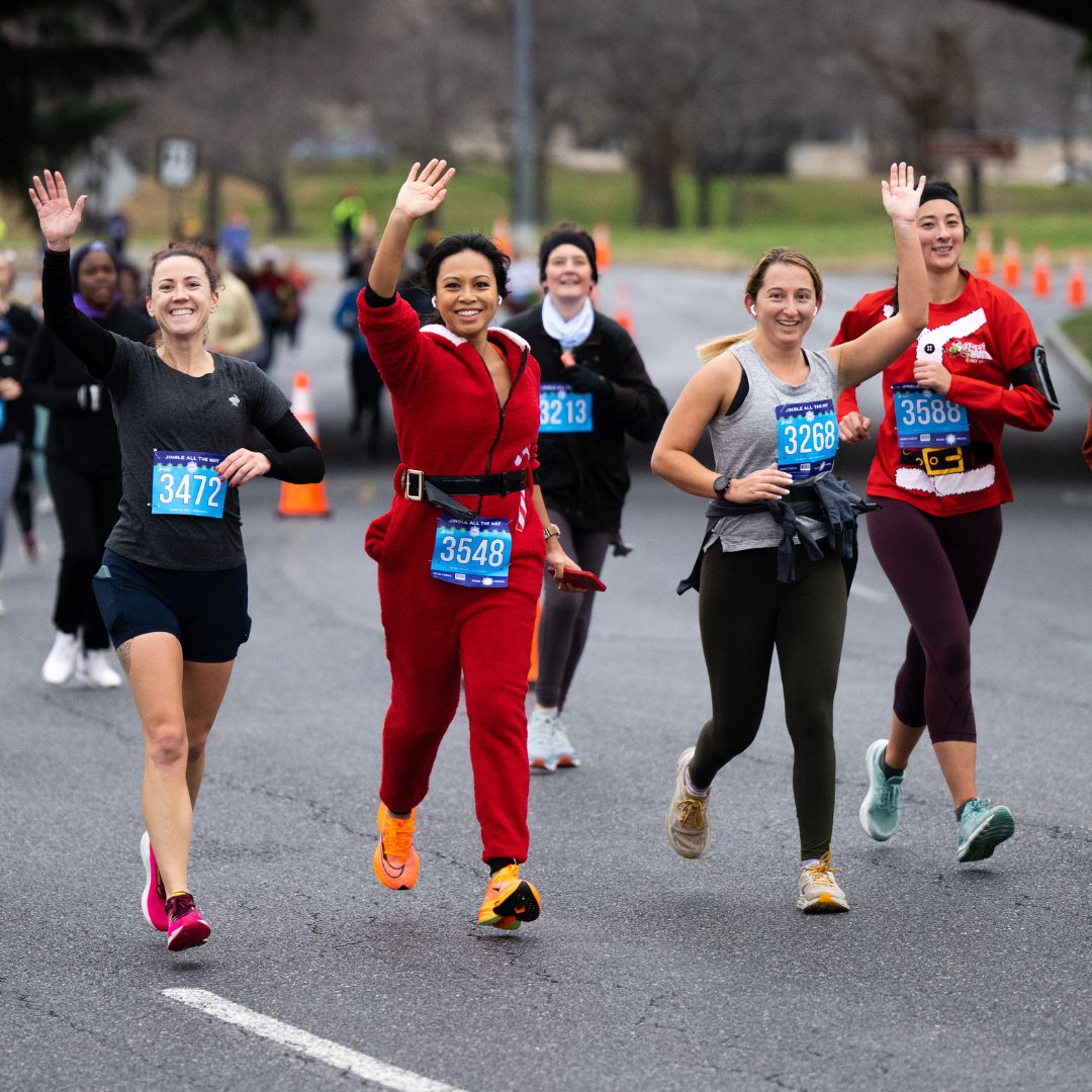 Jingle 15K &amp; 5K week is here and we can't wait to race with you on Sunday morning! ❄️ ☃️ Don't forget to stop by Pacers Georgetown this Friday (11 AM-8 PM) or Saturday (11 AM-6 PM) for packet pick-up!

**There is no race day packet pick-up.

runsignup.com/Race/Jingle15K…