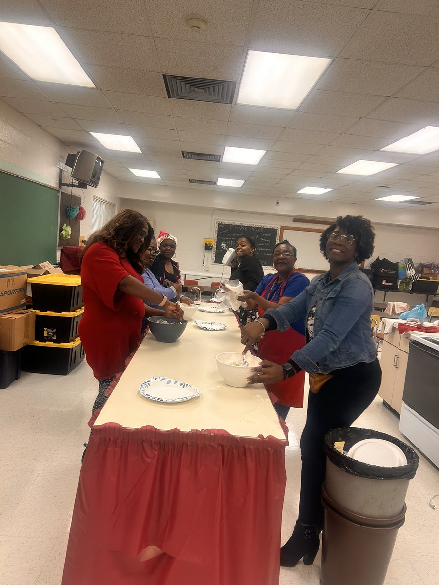 WhitneyIglesia2's tweet photo. Wellness Days at The Hive. Thank you so much to all the staff who came out to participate. Also thank you to Mrs Palmer and Mrs Melvin for facilitating these events. https://t.co/S0bpgxqv6k