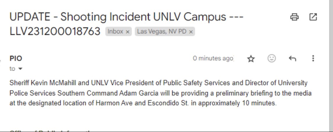 __NorthX's tweet photo. Las Vegas police holding press conference on University of Nevada shooting at around 1:20 p.m. PT
#UNLV #Nevada #LasVegas #Shooting #ActiveShooter #MassShooting #NV #BeamHall https://t.co/rIHAXVWy3B