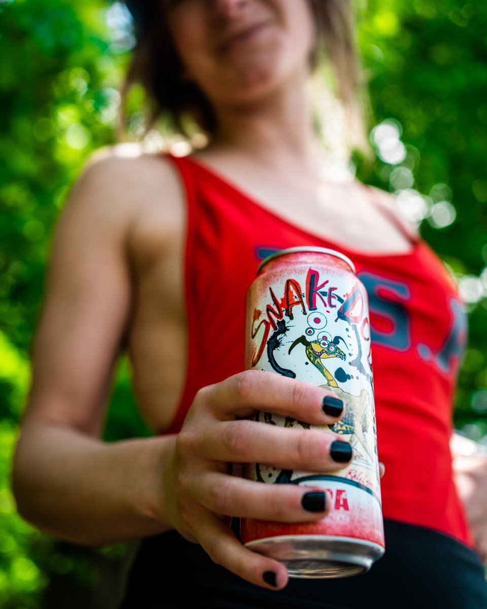 Does this beer make my hands look small? #SNAKEdog #flyingdogbrewery