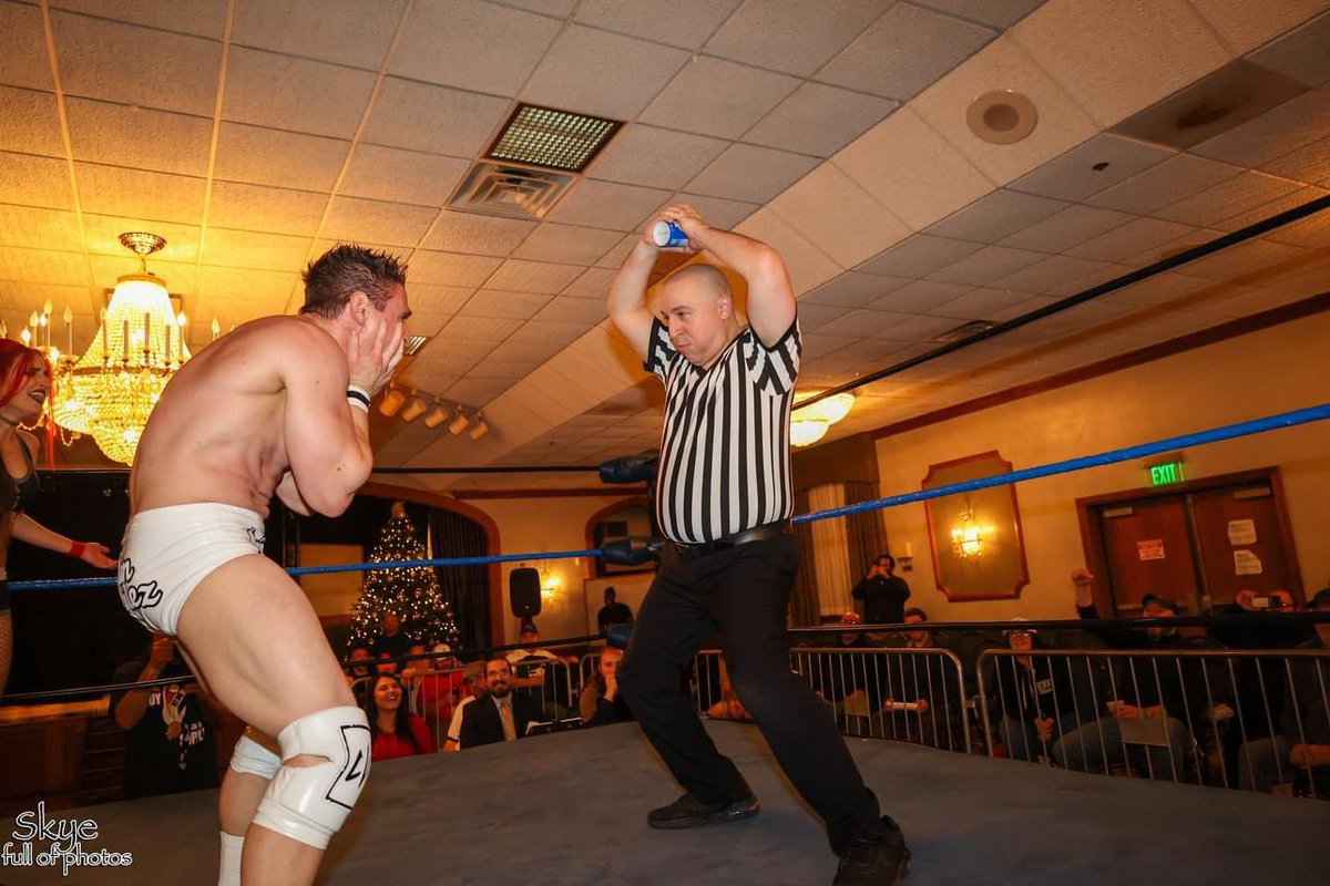 StanStylezIGB's tweet image. Wish @Skyefullofphoto got a pic of @brittanyblake_ lifting me up CM Punk style. 😅 BUT, these are GREAT and it was an epic battle!  And yo WTF @RefNickPapaG 😳

#TWI #Philly 12-2-2023