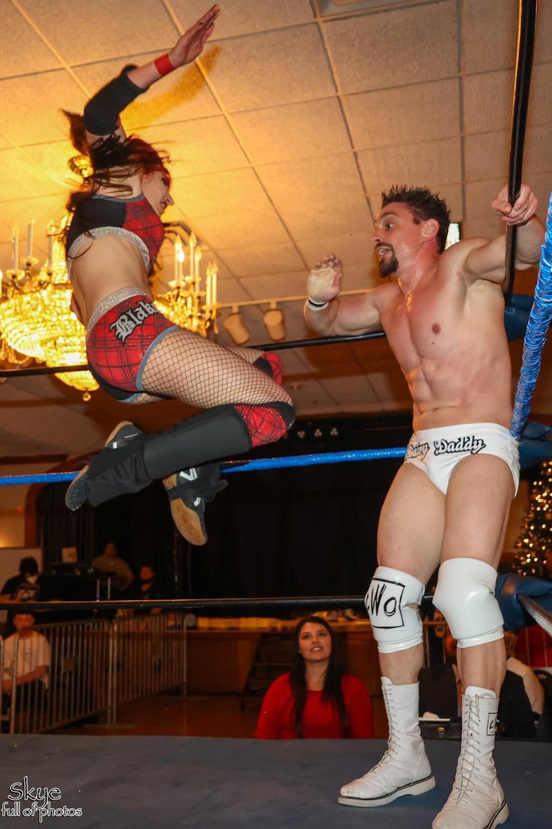 StanStylezIGB's tweet image. Wish @Skyefullofphoto got a pic of @brittanyblake_ lifting me up CM Punk style. 😅 BUT, these are GREAT and it was an epic battle!  And yo WTF @RefNickPapaG 😳

#TWI #Philly 12-2-2023