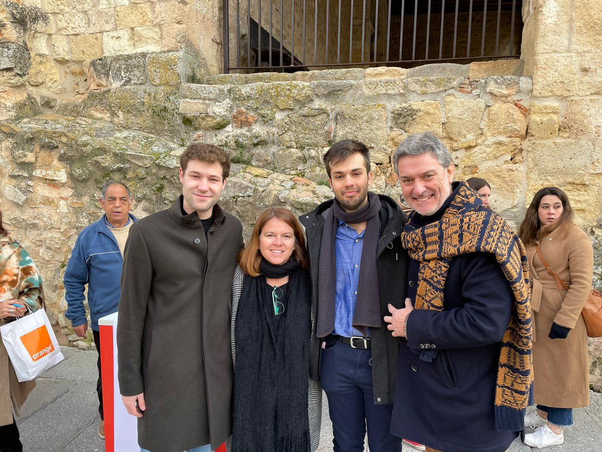 jlvazquezpaz's tweet photo. Feliz Día de la Constitución, 45 años de #CE78, de democracia, convivencia, respeto, tolerancia, libertad, hoy nos convoca en #Segovia @JSE_ORG y desde su legítimo derecho a vivir, disfrutar, compartir los siguientes 45 y más años de #CE, va por ello y va por ell@s, no fallemos🌹 https://t.co/8Hukp2Lo61