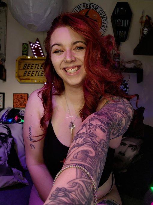 Come hangout with me on chaturbate before DnD tonight! I'm so horny today https://t.co/s4yvwJC9Hw<a href="/tag/curvy"class="tags"><span>#curvy</span></a><a href="/tag/thick"class="tags"><span>#thick</span></a>