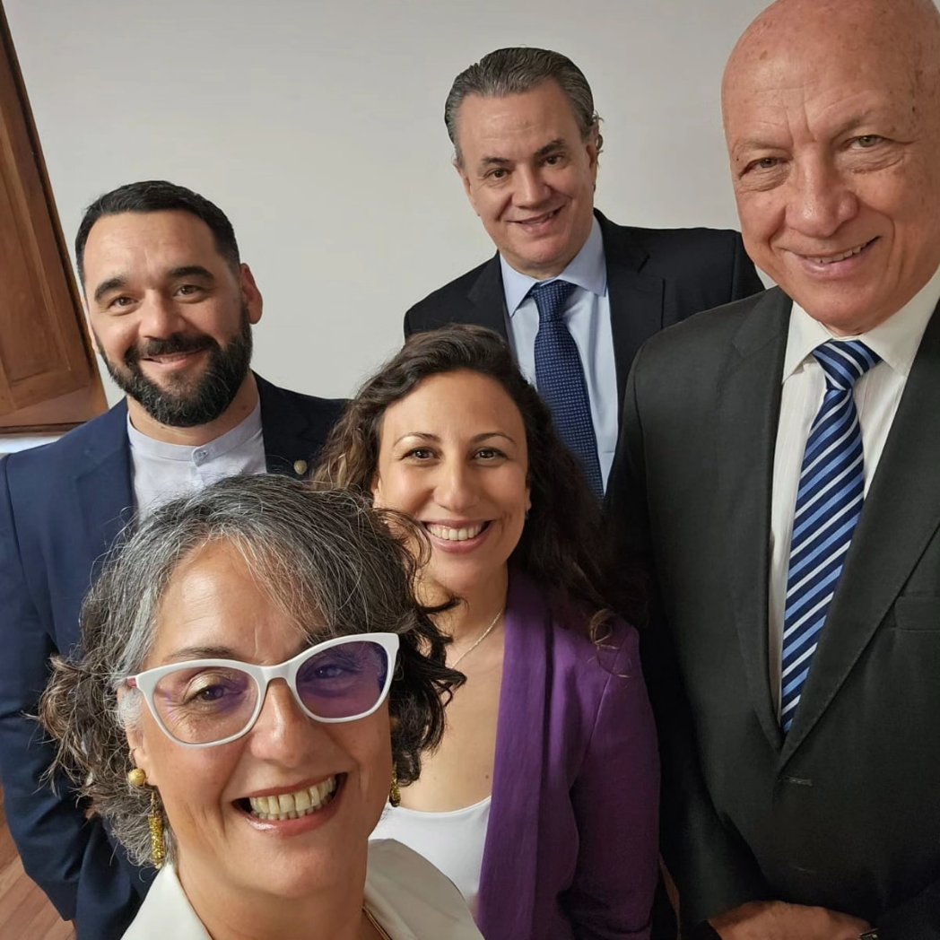 AntonioBonfatti's tweet photo. Hoy renové mi compromiso con Santa Fe. Desde la @CamaraDipSF voy a seguir trabajando para que la provincia crezca ✊️

Gracias a mi familia, amigos y compañeras y compañeros del #PS por estar siempre, y a todos los que apoyaron el proyecto de  #UnidosParaCambiarSantaFe https://t.co/vVgbk3PAYL