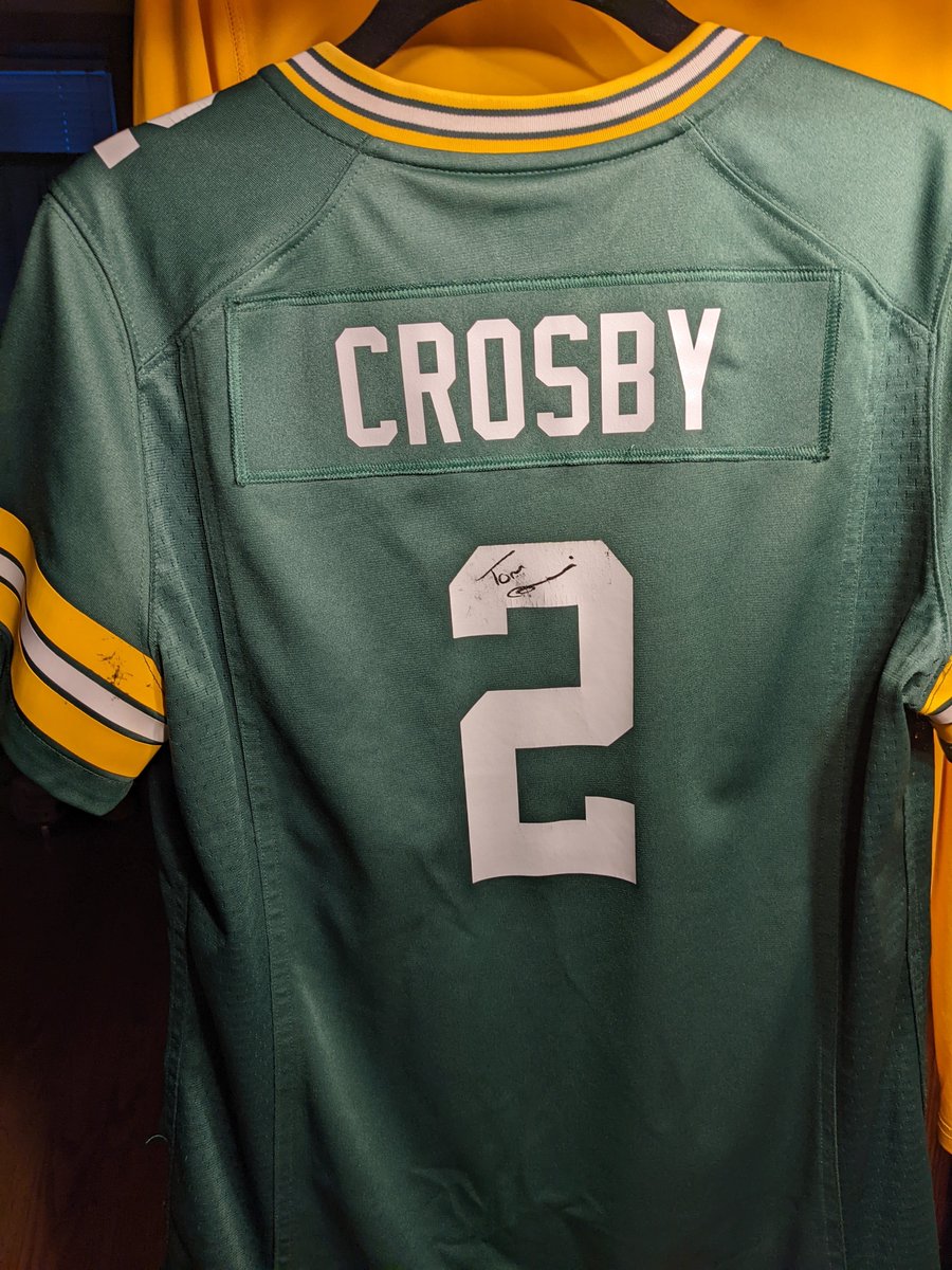 MidnightRose307's tweet photo. @tomgrossicomedy The jersey of kicking legend @crosbykicks2 signed by the Packers nominee for NFL Fan Of The Year and YouTube legend @tomgrossicomedy . Two of my favorites to rep the Green and Gold.
It's a bittersweet day, but I'm so happy for Mason! #GoMasonGo https://t.co/0jZGlKAo0J