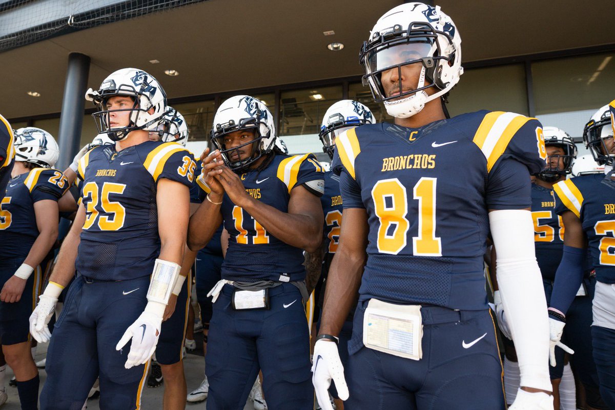 Blessed to receive another offer from the university of central Oklahoma!!@CoachDDudley @CoachSearcy23 @CoachLSearcy25 @CoachSanders96
