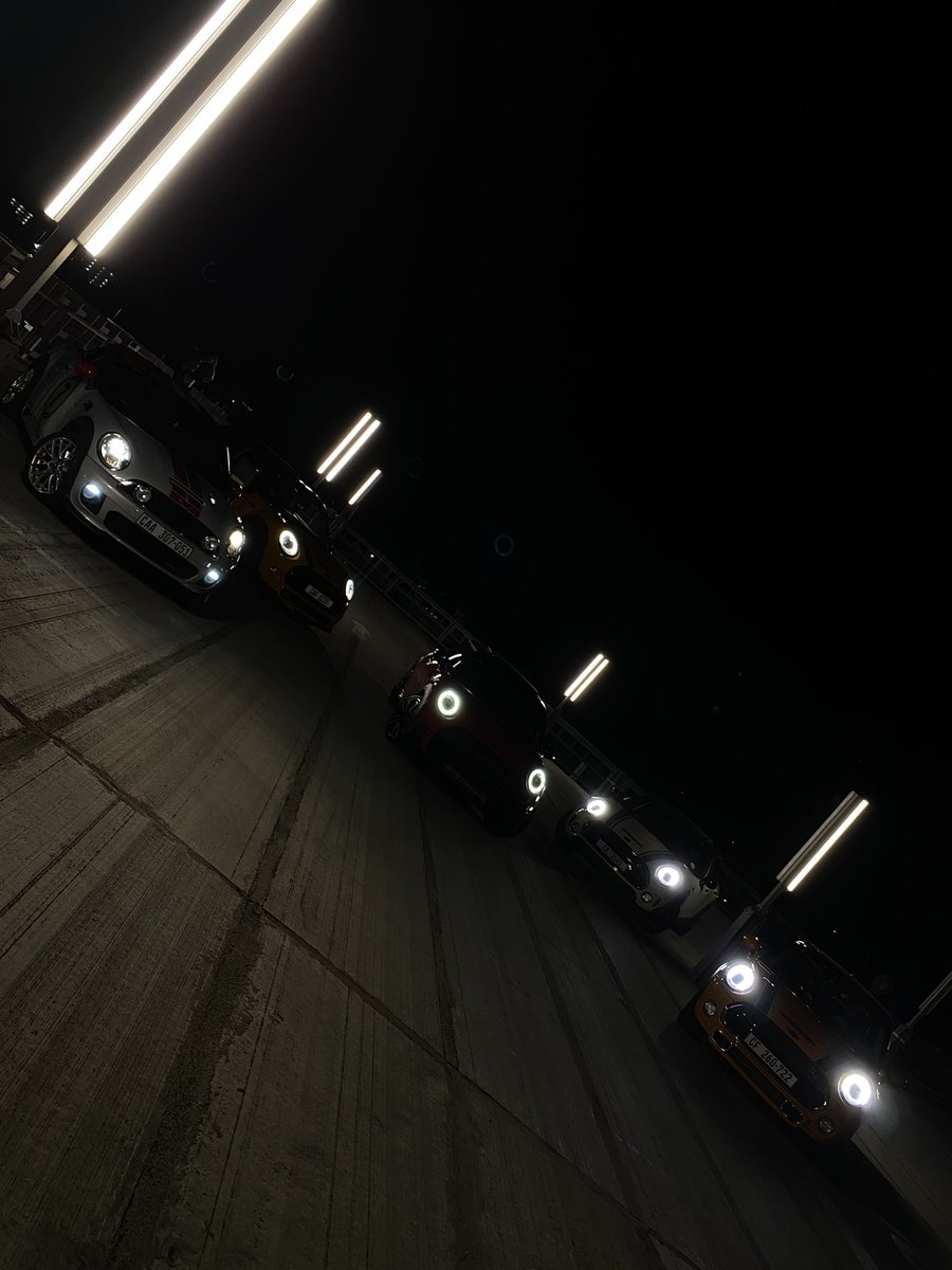 Dean_Friederich's tweet photo. Running amok after dark with MINI Club CPT. 🌚✨🇬🇧

#FriendsofMINISA https://t.co/Xf7ERDYHmu