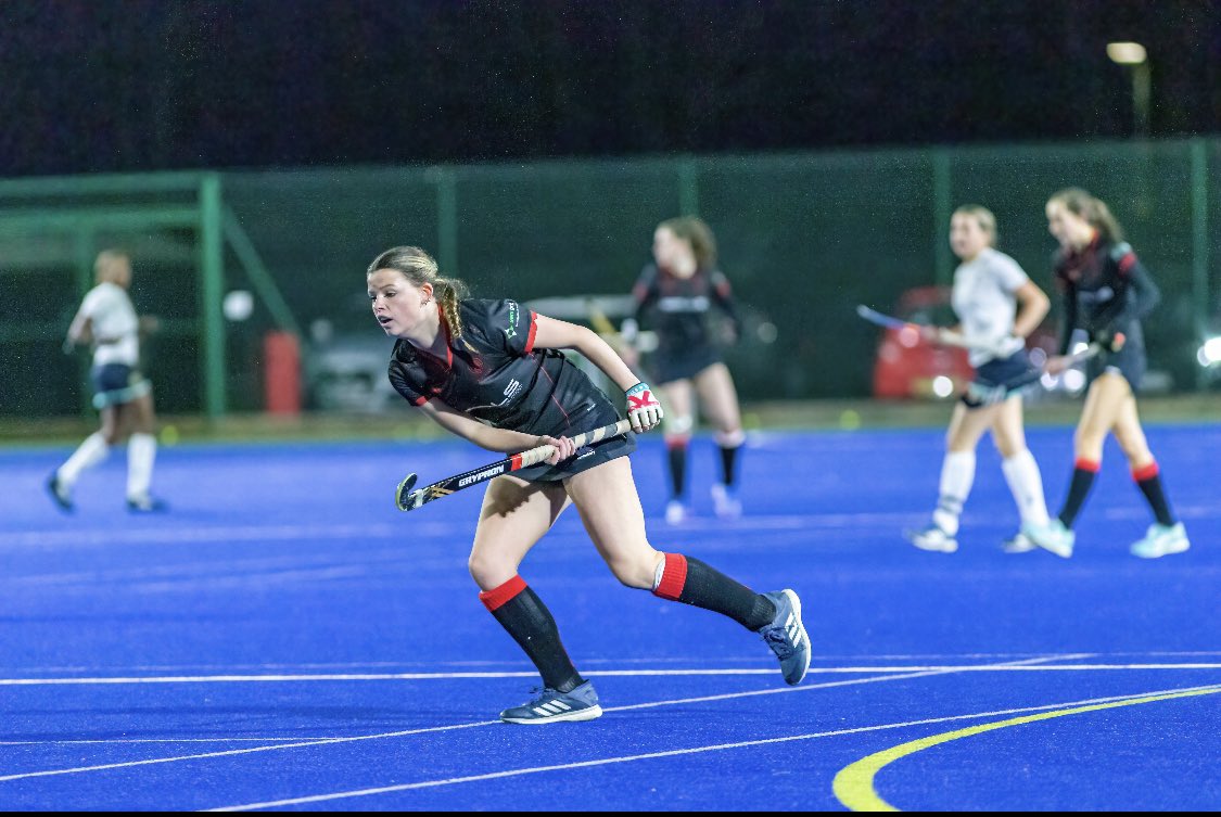 Some great action shots from the Girls 1st XI’s 3-1 win over Rugby yesterday! 🔴⚫️ #oakhamhockey