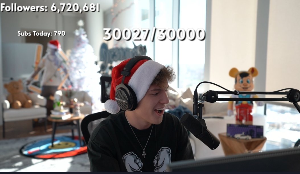 Clix's tweet photo. 30K SUBS OMG 🫡🤎 I LOVE YOU GUYS https://t.co/71g5x8o1bn