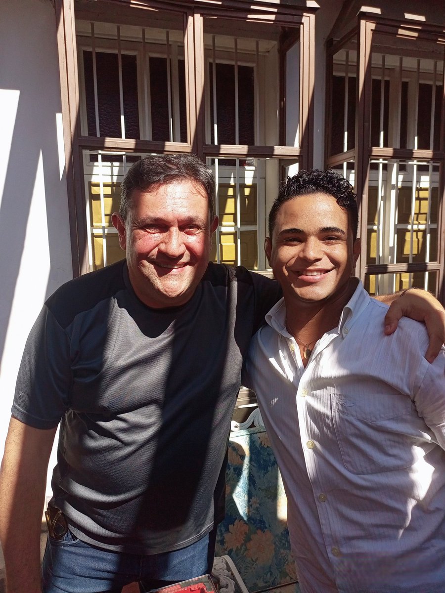 Notica19's tweet photo. Mi solidaridad con el compañero @HenryAlviarez y el el resto del equipo de nuestra candidata unitaria @MariaCorinaYA ésta lucha es pacífica y democrática, pero sobre todo #HastaElFinal https://t.co/aiyTdduGxq