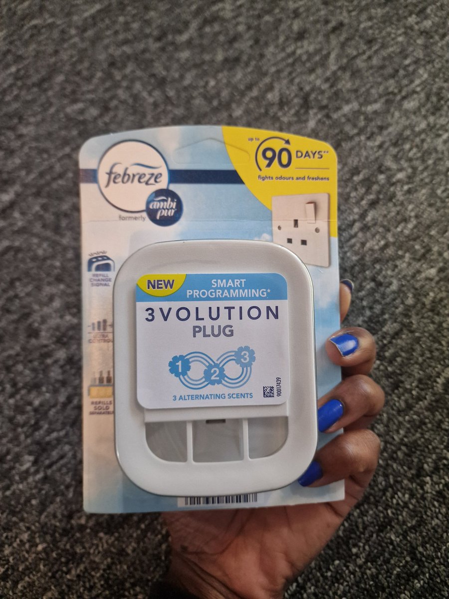 The new febreze 3volution plug and its easy to fit refills have my hallway smelling divine #AD, #febrezefirstimpressions  #febreze3volution  #savvycircle  <a href="/SuperSavvyMeUK/">SuperSavvyMeUK</a> <a href="/bmstores/">B&M Stores</a> I