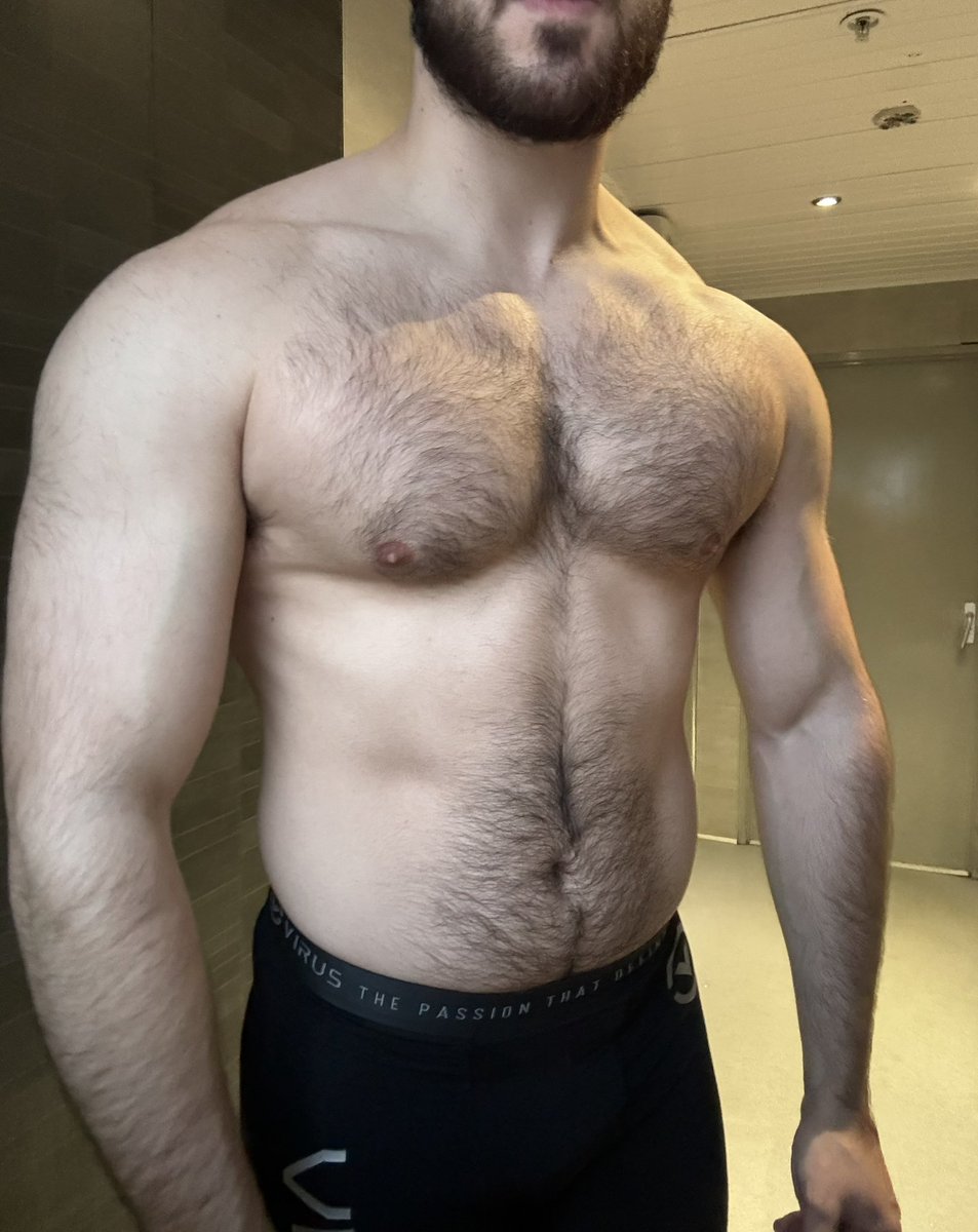 Beefing up boys - still wearing Lycra of course 😏 #gaymuscle #gaylycra #gayspandex