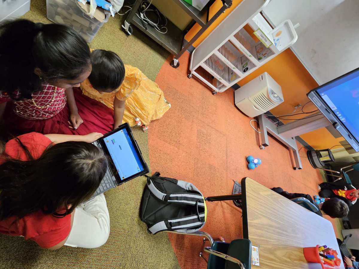 SpringCityRAMS's tweet image. Robotics club is off to a great start! Students work in teams to complete challenges with their robots. #smallschoolbigheart