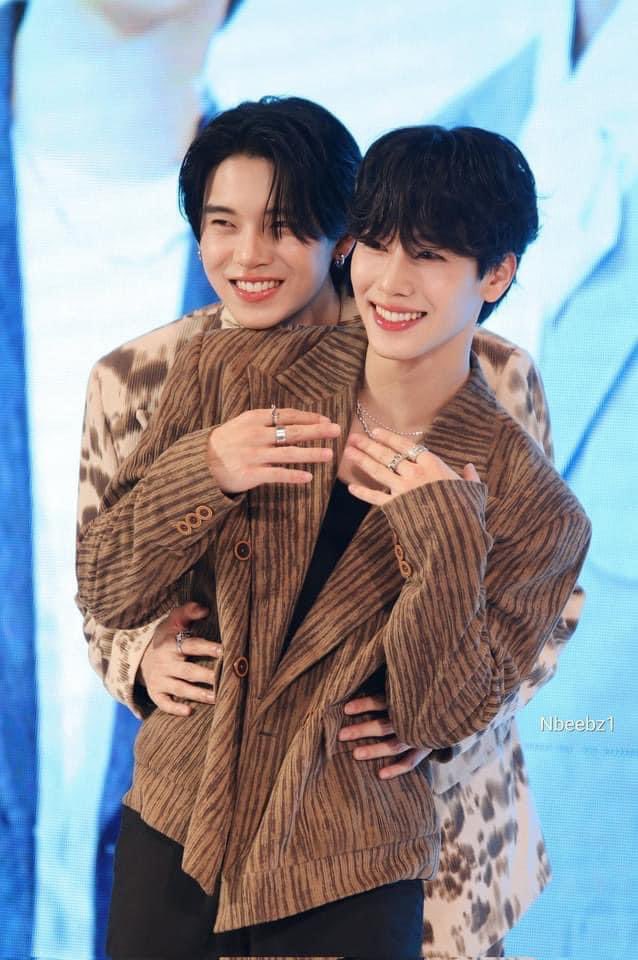 zupzipdara's tweet photo. รักและคิดถึง พี่วี น้องมาร์ค เสมอ💜

#yinyin_anw 
#warwanarat 
#พ่อขอเทรนด์โลก 
#ENofLoveรักวุ่นๆของหนุ่มวิศวะ 
#ENOFLOVE
#รักวุ่นๆของหนุ่มวิศวะ 
#กลรักวีมาร์ค 
#หยิ่นวอร์ 
#พี่วอร์ของพ่อวี
#warwanarat
#yinyin_anw 
#หยิ่นที่แปลว่าน่ารัก https://t.co/Z4JQnSHQFt