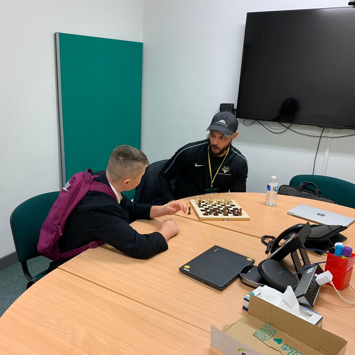 We take pride in finding alternative methods to engage students from all backgrounds & communities. Here is our Managing Director Aaron teaching a member of his LAC mentoring cohort how to play chess & discussing what transferable skills chess has that can be used in school!