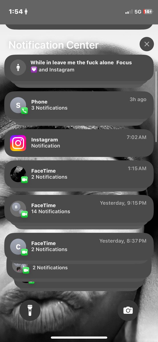 kartier2xx's tweet image. no ion answer my phone