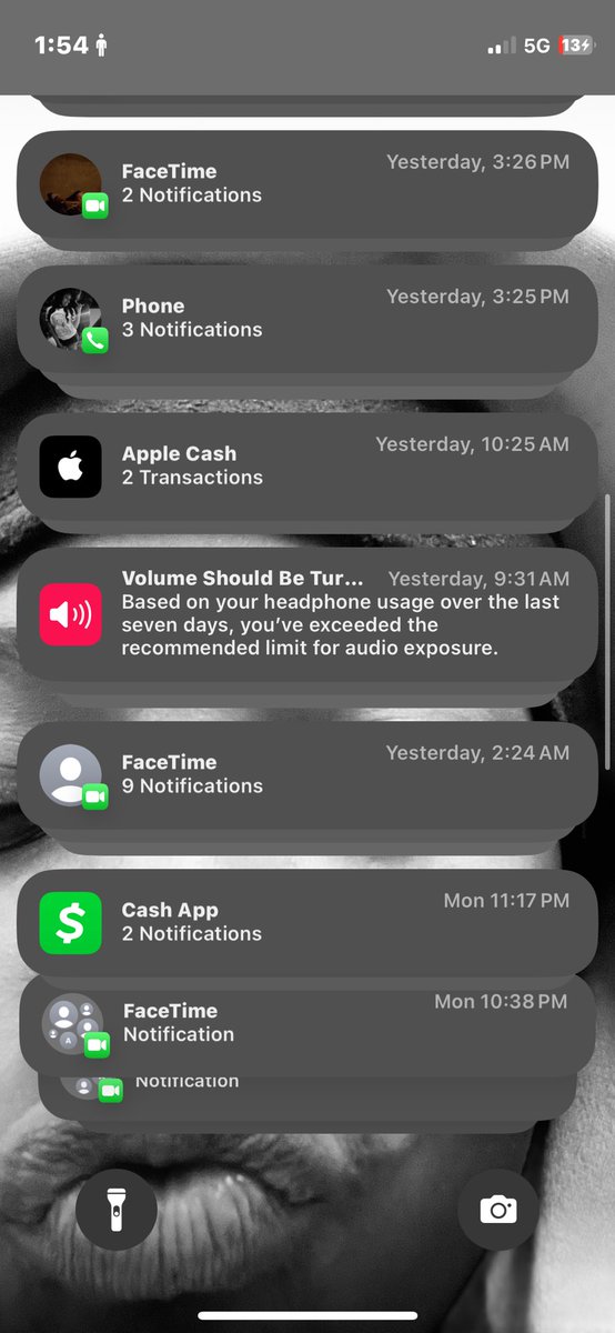 kartier2xx's tweet image. no ion answer my phone