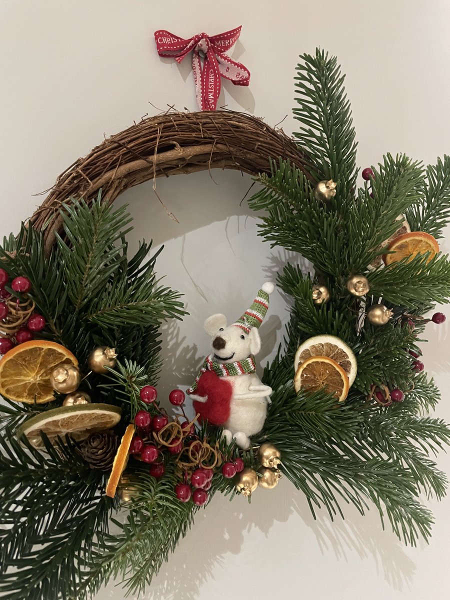 worthtraining's tweet photo. Fun night with ⁦@Alison1Morris⁩ making our #upcycled  #christmas wreaths! 🎄🤶 https://t.co/ShBVsiVBfC
