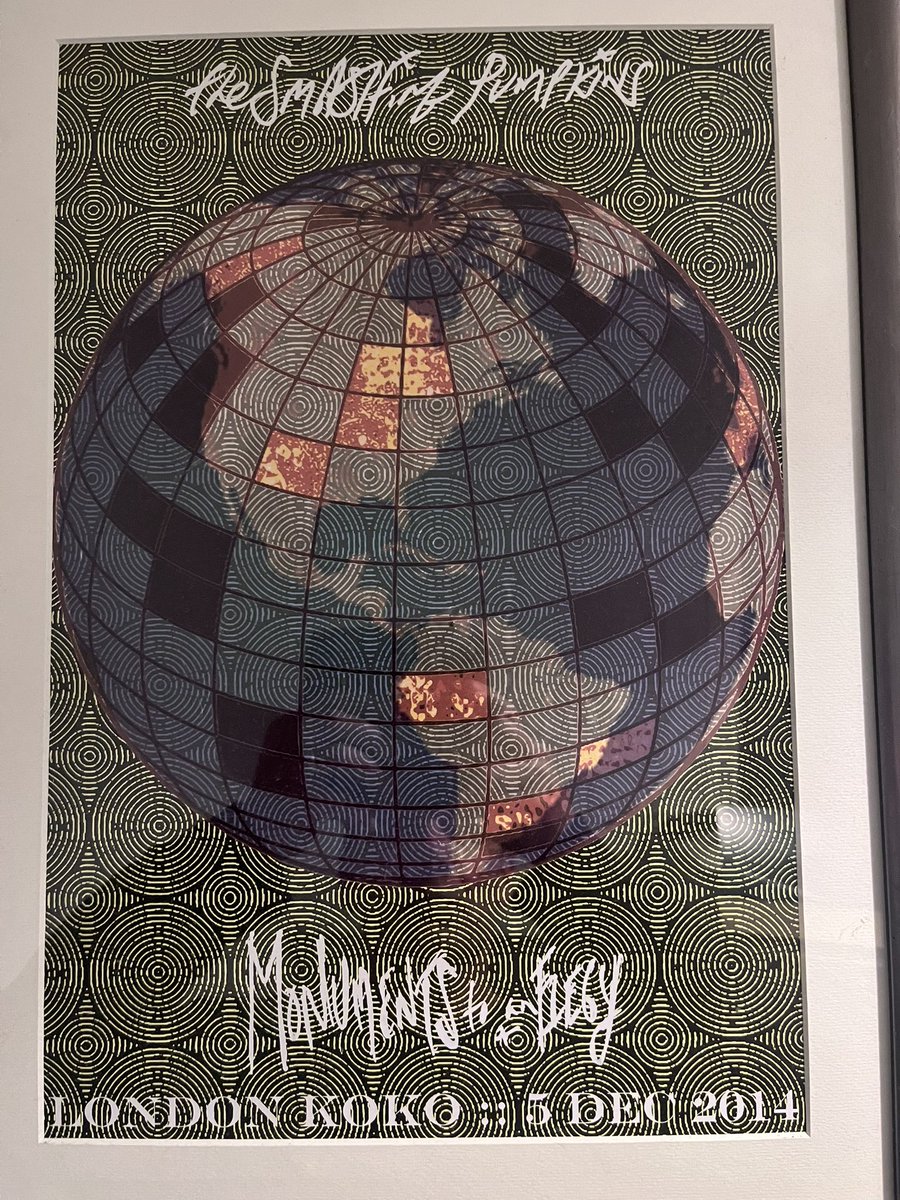 neverlovedelvi2's tweet photo. This one sits at the top of the stairs - 9 years ago, seeing @SmashingPumpkin at the intimate @KOKOLondon - one of my all time favourite gigs https://t.co/VZqdnpO6mr