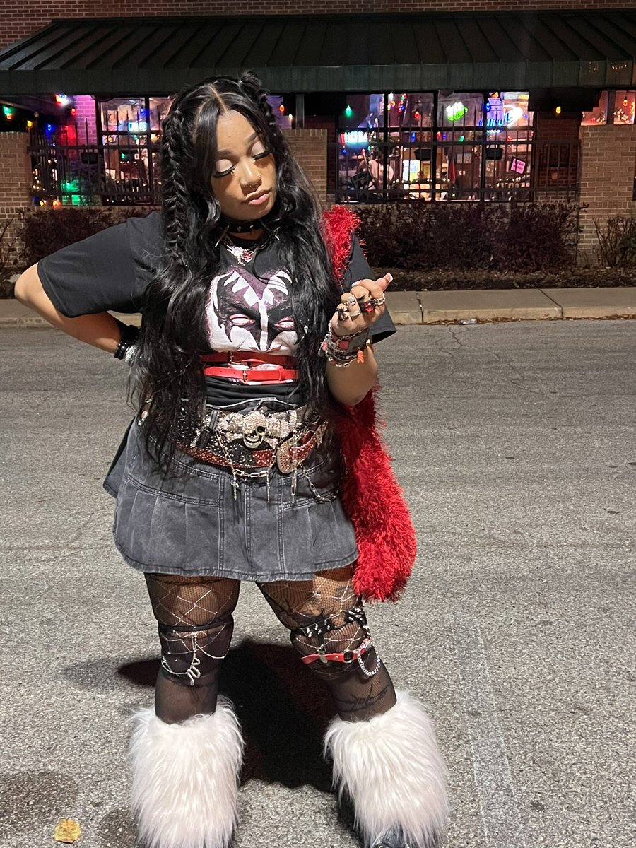 OhDatsDaBratt's tweet photo. ALT Girl Shxt, I’m The REAL Hot Topic🖤🎸🤘🏽.. 
12/4⭐️⭐️⭐️⭐️⭐️
#SagSzn https://t.co/WmeqXLSxZ8