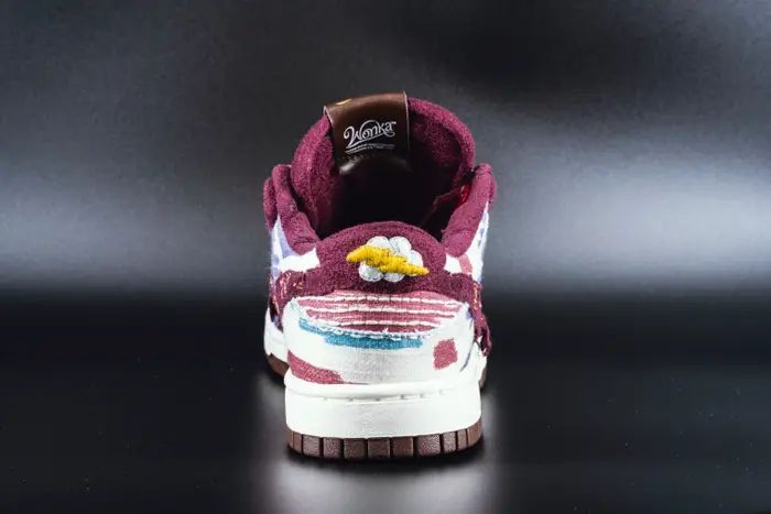 JustFreshKicks's tweet photo. Nike Dunk Low "Wonka" customs 🍫 https://t.co/AnSjsIhaU9