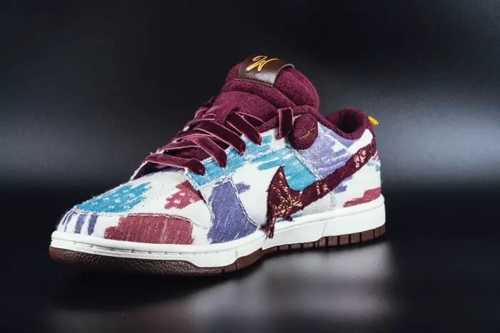JustFreshKicks's tweet photo. Nike Dunk Low "Wonka" customs 🍫 https://t.co/AnSjsIhaU9