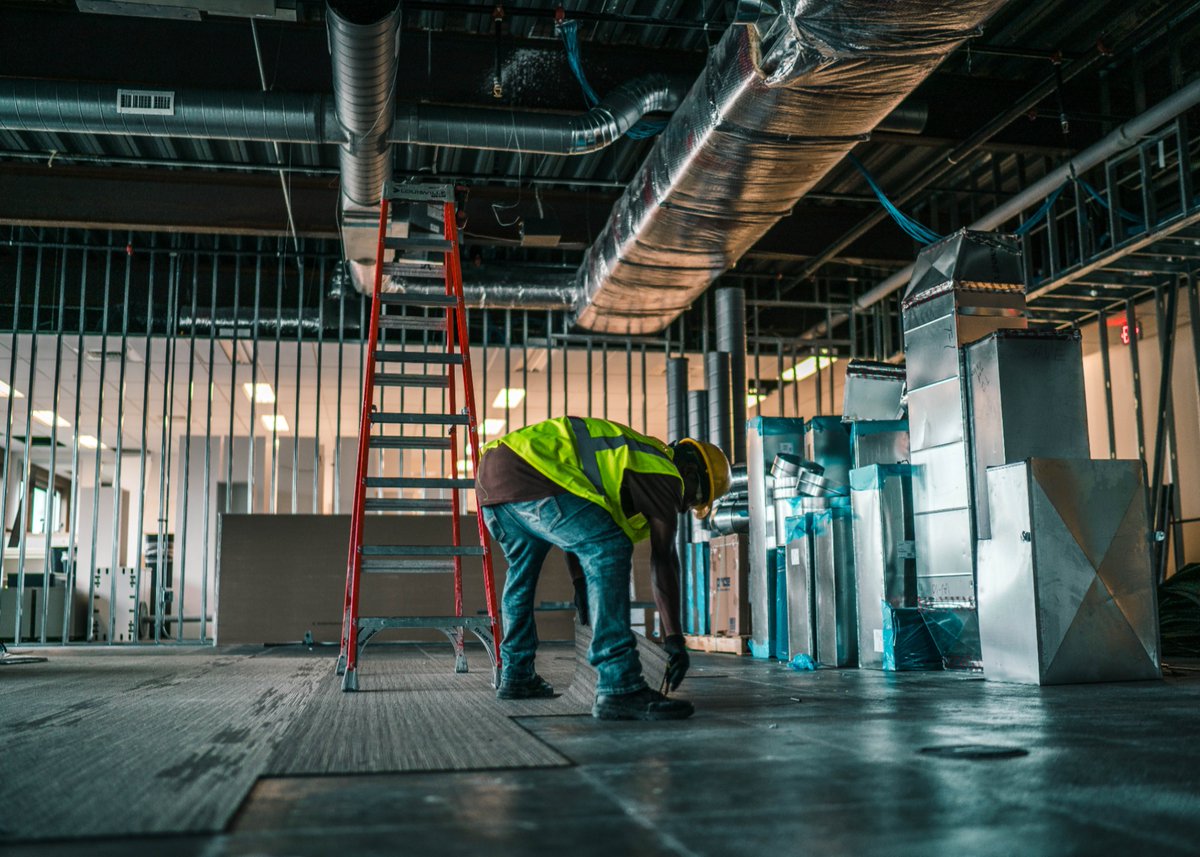RoncoOmaha's tweet image. Open workspace, new offices and conference rooms are on the way for Prime Time Healthcare. Our teams are busy installing floors, carpet and drywall to create the perfect environment for professional collaboration. 

 #RoncoBuilt #construction 
#Omaha #OmahaNebraska #Teamwork