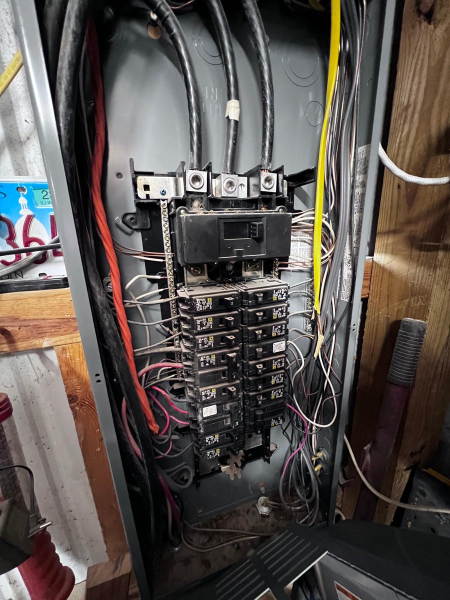 thecarsoncloud's tweet image. Keep your solar projects on track with Ciellie's team of experienced technicians! With our on-site data collection, you have everything necessary for a quick & successful permitting process. #CiellieTechnicians #ElectricalDesign #PermittingProcess