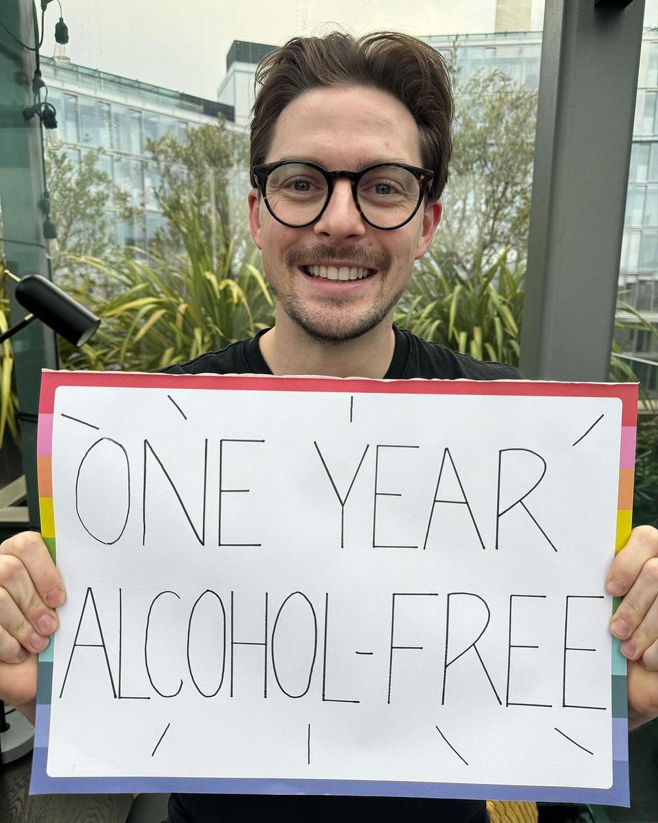 'Quitting booze has been the best thing I have ever done. Hands down. No question.'

📷: dralexgeorge (IG) #Sober #Recovery #RecoveryPosse