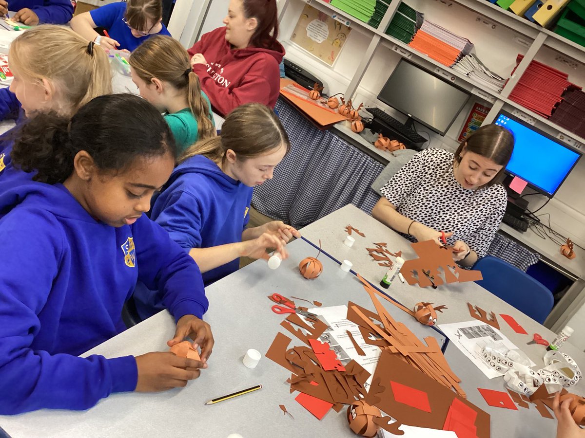 Thank you to all the parents and families who attended our wonderful Christmas Craft afternoon.