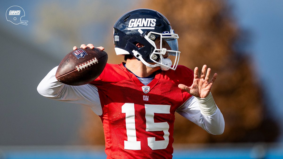 fashion_nfl's tweet image. The Little Giants uniform matchup is right there.