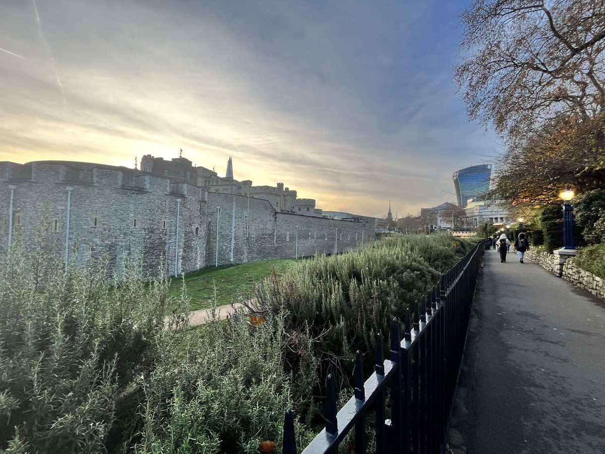 <a href="/SHU_AWRC/">Advanced Wellbeing Research Centre</a> on tour in the big smoke. London has some views. Very enjoyable day with <a href="/katieshearn1/">Katie Shearn</a> <a href="/Ipsos/">Ipsos</a> and <a href="/Sport_England/">Sport England</a> exploring physical activity systems change with system partners