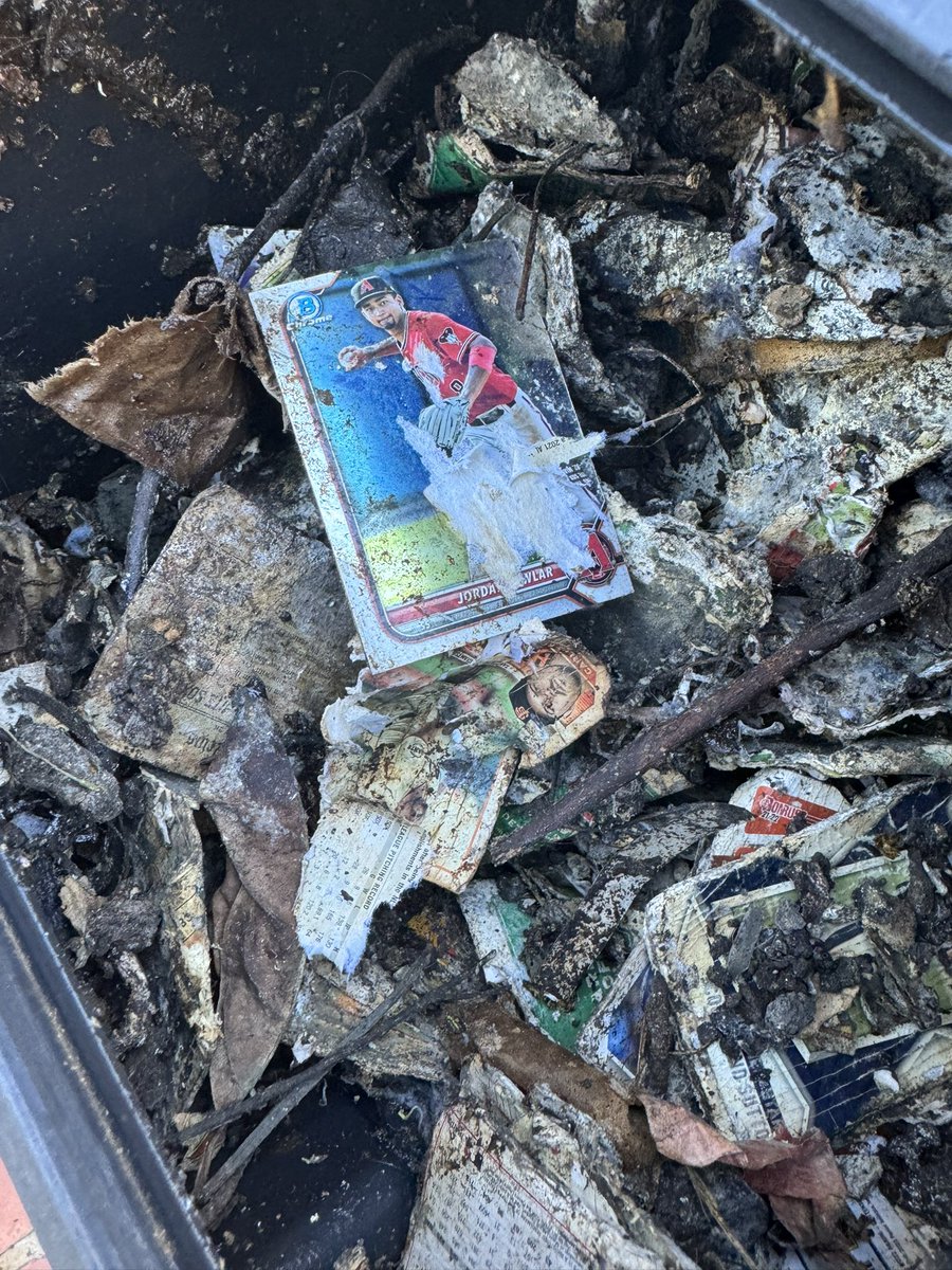 CompostingCards's tweet image. Is that @jordanlawlar ??