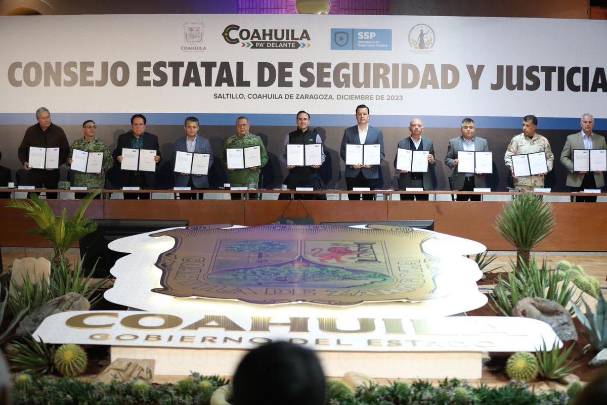 manolojim's tweet photo. En #Saltillo llevamos a cabo el Consejo Estatal de Seguridad y Justicia, en donde reafirmamos el compromiso de continuar trabajando coordinados con las instituciones municipales, estatales y federales para que nuestras familias sigan viviendo seguras y en paz. #100Días #CoahuilaPaDelante #APasosDeGigante