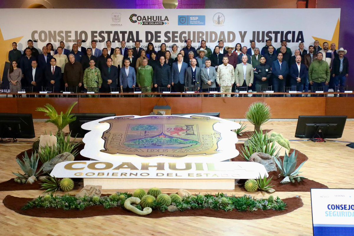 manolojim's tweet photo. En #Saltillo llevamos a cabo el Consejo Estatal de Seguridad y Justicia, en donde reafirmamos el compromiso de continuar trabajando coordinados con las instituciones municipales, estatales y federales para que nuestras familias sigan viviendo seguras y en paz. #100Días #CoahuilaPaDelante #APasosDeGigante