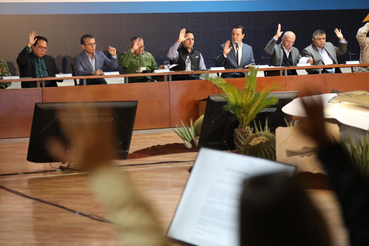 En #Saltillo llevamos a cabo el Consejo Estatal de Seguridad y Justicia, en donde reafirmamos el compromiso de continuar trabajando coordinados con las instituciones municipales, estatales y federales para que nuestras familias sigan viviendo seguras y en paz. #100Días