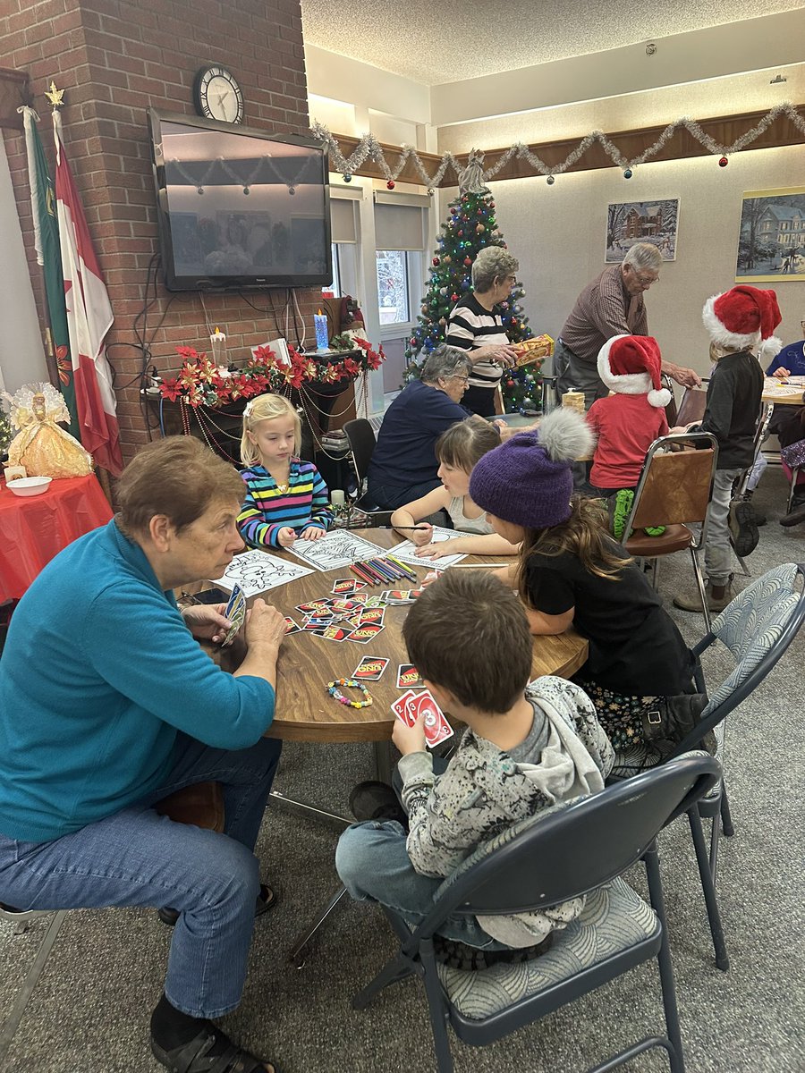 Our kindness challenge today was to go to the Senior Centre to sing and play some games! 🤍