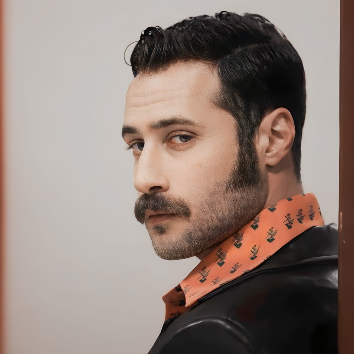 MODE_Rus_tt's tweet photo. Aşk havası var ❤️

#SevKen  SevKen 
#KenanŞanlı  KenanŞanlı
#SevdaRona  SevdaRona
#OzEl  OzEl 
#OzanDolunay  OzanDolunay
#ElifDoğan  ElifDoğan
#DilekTaşı  DilekTaşı https://t.co/AGUA4gUgE6