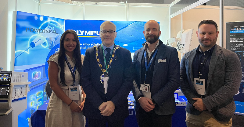 OlympusMedUKIE's tweet photo. We can't believe it's been a week since #ALS2023! A great photo of the outgoing president of @ALSGBandI with our team on stand!
Want to know more about our surgical solutions? https://t.co/QoN3xHvH7N