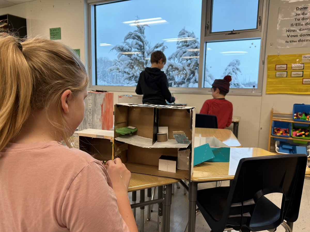 Working with a view! Grade 5s and 6s are working on their 3D models. Look at the beautiful view outside the window! ❄️❄️❄️