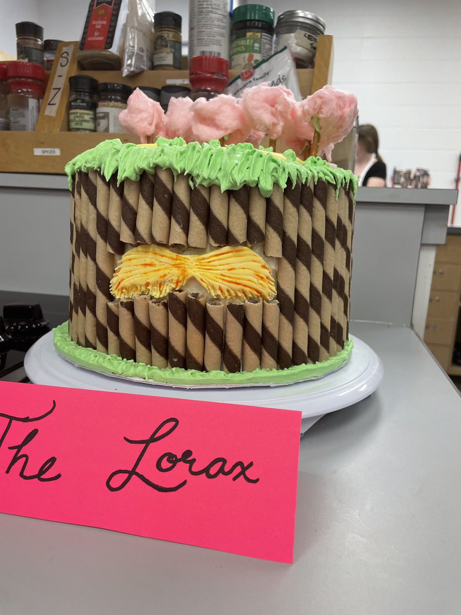 Students enjoyed cake wars in Foods class. Super tasty and creative!!#RVSLearning