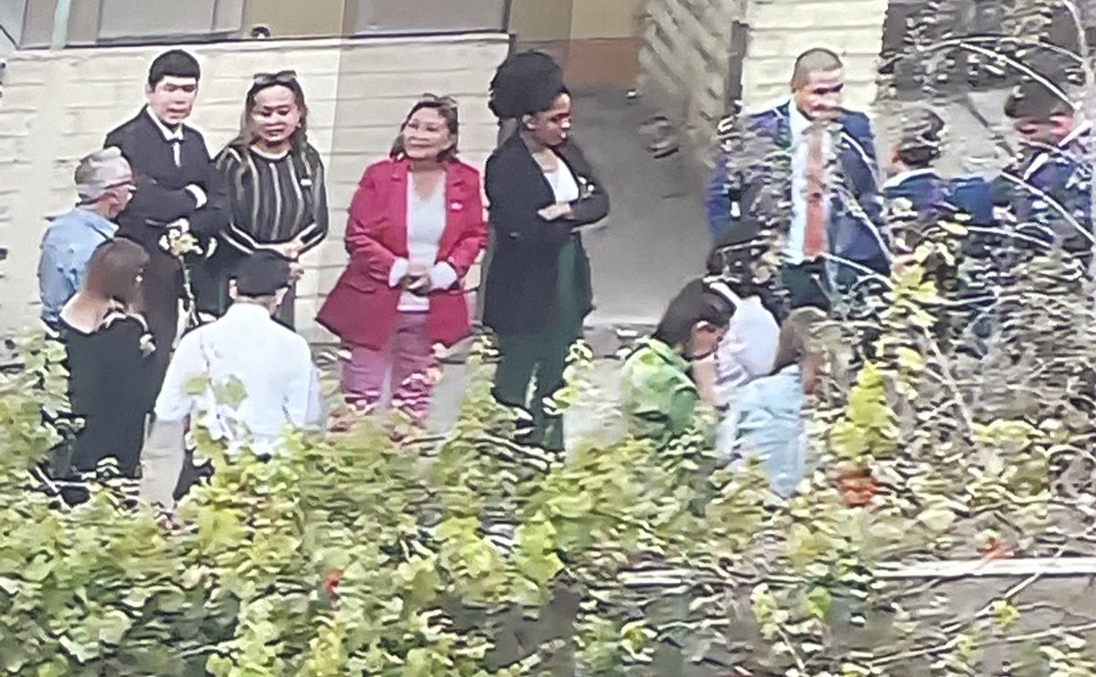 Indignados_P's tweet photo. EN PLENO HORARIO LABORAL, los ZÁNGANOS congresistas fujimoristas Eduardo Castillo, Rosangella Barbarán, Patricia Juárez, y otros MISERABLES fueron a RECIBIR a ex dictador Alberto Fujimori.
#FujimoriNuncaMas #NiIndulto https://t.co/6iKGiyJt9X