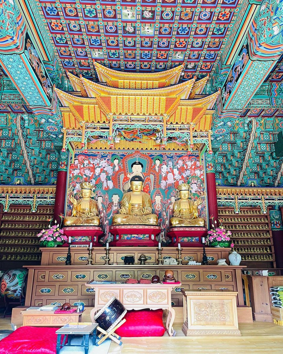 TravelDreamPlan's tweet photo. #Jinan throwbacks continue! 
Temples aren't just structures; they're time travelers, telling tales of centuries past. From serene rituals to vibrant festivals, each stone holds a piece of Jinan's rich history. 🏯

What's your favorite historical place? 
#SoloTraveler #Korea https://t.co/WSnFXsQijg