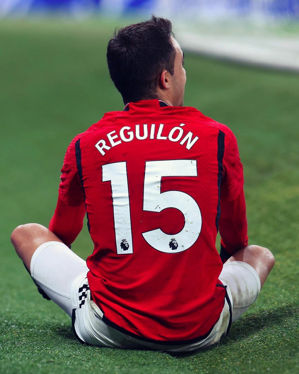 UtdFaithfuls's tweet photo. Insane performance from Sergio Reguilón.

Defensively solid, nice link-up with Garnacho on the left, put in dangerous crosses, and showed real fighting spirit.

What a player. ❤️ 🌹 https://t.co/krRcQtVwMk