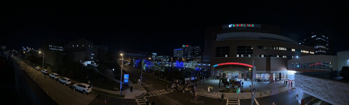 Matt_Cortese's tweet image. Very sweet #TreeOfHope ceremony @RoswellPark!  The weather may be cold❄️now, but the people are incredibly warm here❤️🤗🎄